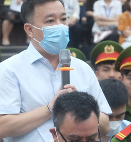 Xét xử đại án 